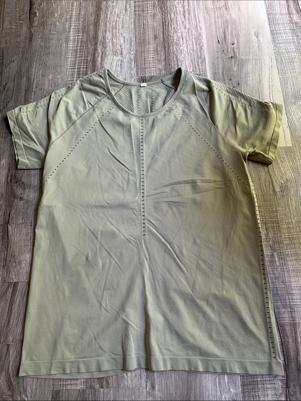 Women’s Athleta Light Olive Green Short Sleeve Knit Top